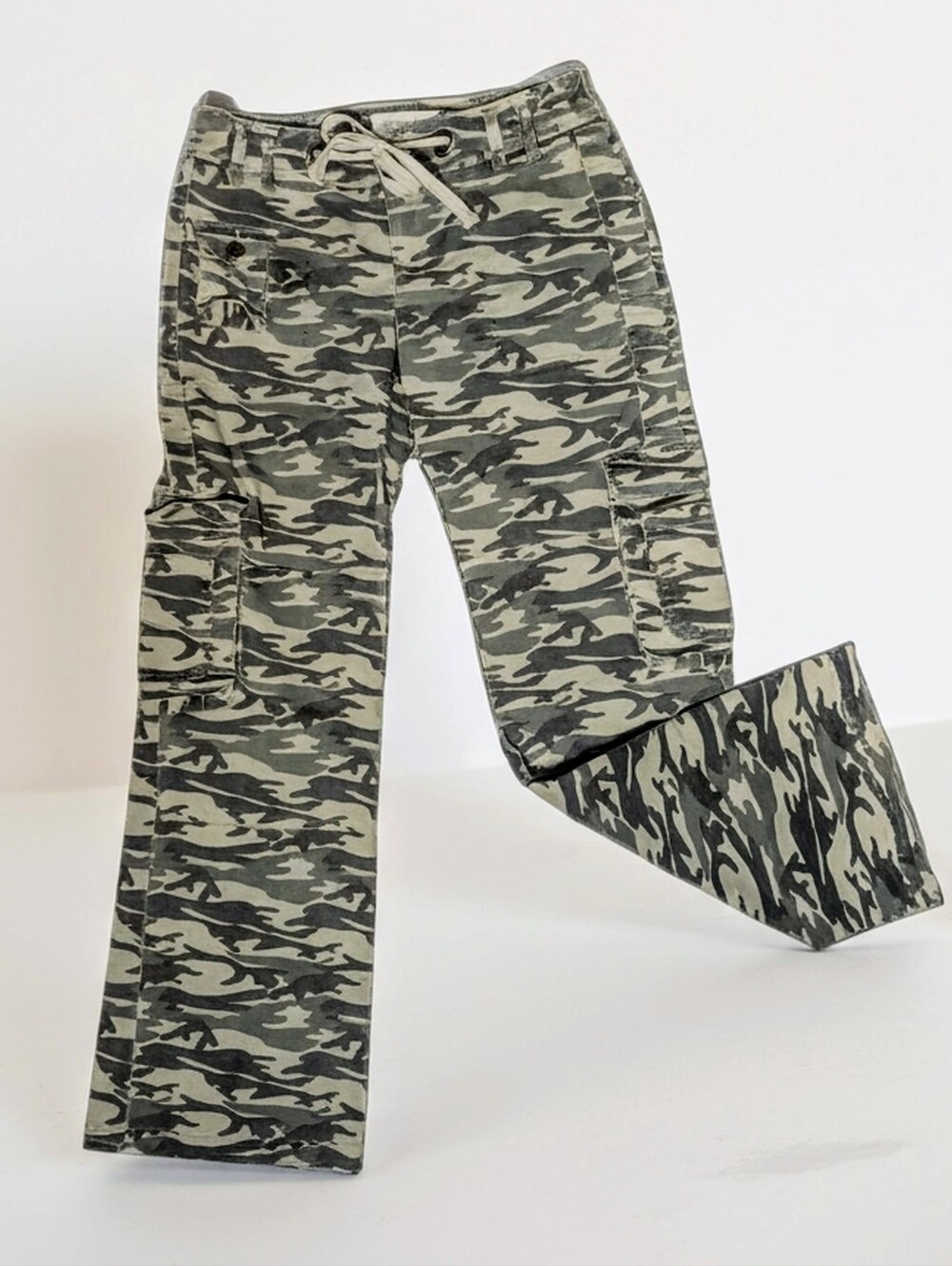 Vintage Y2K Victoria's Secret London Jean Camo Cargo Utility Pants Size 4